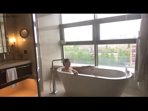 ❤️ Babe yang luar biasa ghairah jerking off dia di dalam bilik air ❤ Video dubur pada kami ❌